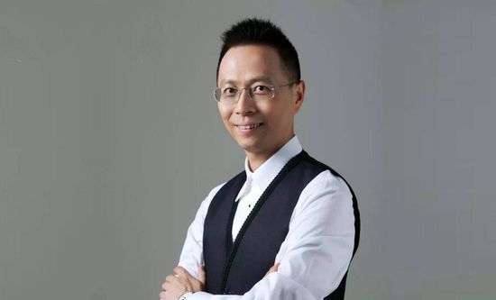 【比赛关键事件】第17分钟，巴黎后场长传，姆巴佩前插得到单刀球机会，不过他的射门被聚勒门线解围。
